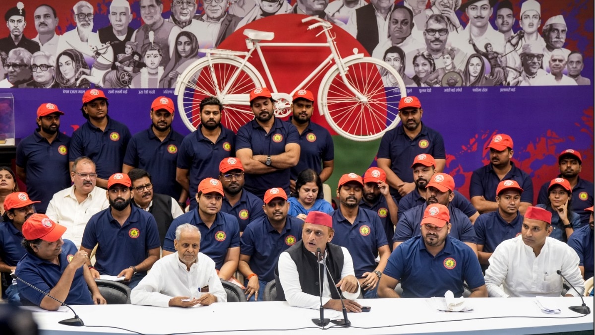 पश्चिमी यूपी में वोट बैंक मजबूत करने के लिए सपा दलित सम्मेलन का आयोजन कर रही है. (File Photo-PTI)