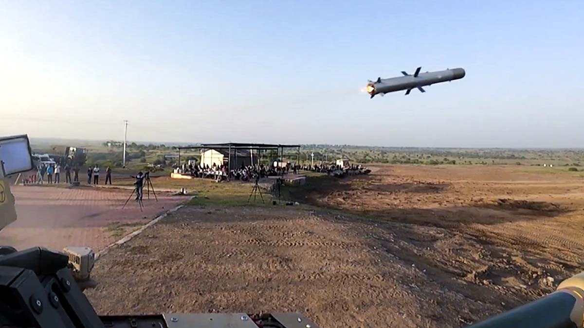 DRDO द्वारा विकसित नाग-एमके2 एंटी-टैंक गाइडेड मिसाइल ऑपरेशनल घोषित कर दी गई है. (Photo: PTI)