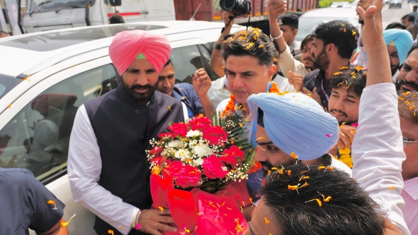 पंजाब में कांग्रेस ने आम आदमी पार्टी सरकार के खिलाफ हल्ला बोल दिया है