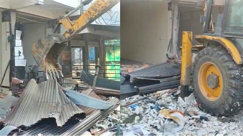Bulldozer action in Meerut's Central Market (Photo: ITG)