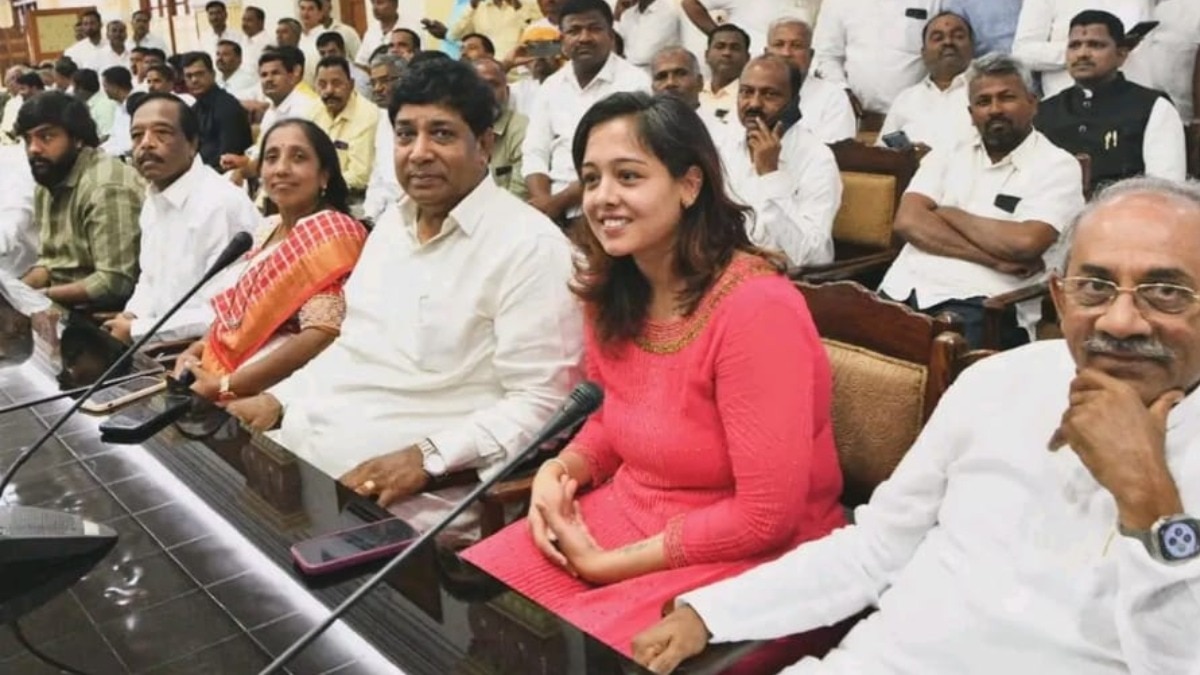 कर्नाटक MLA की भतीजी पर ₹70 हजार वेतन का आरोप (Photo: ITG)