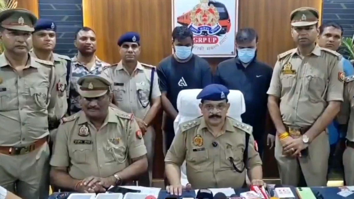 Agra GRP arrested two cunning thieves (Photo: ITG)