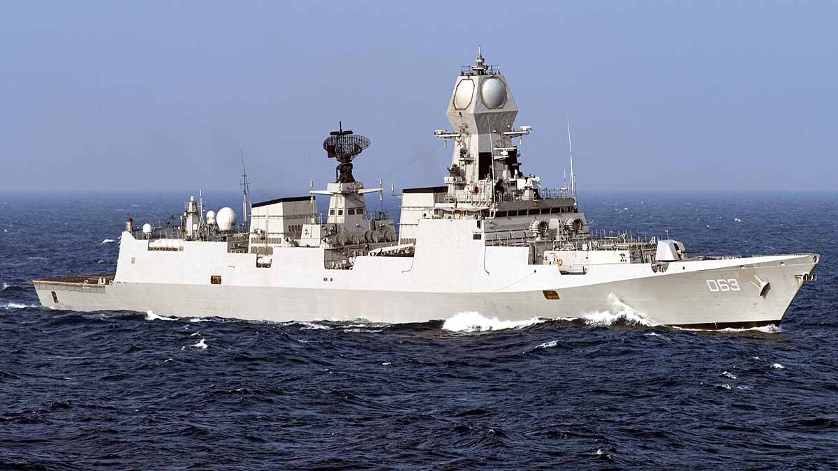 ये है भारतीय नौसेना का कोलकाता क्लास डेस्ट्रॉयर. (File Photo: US Navy)