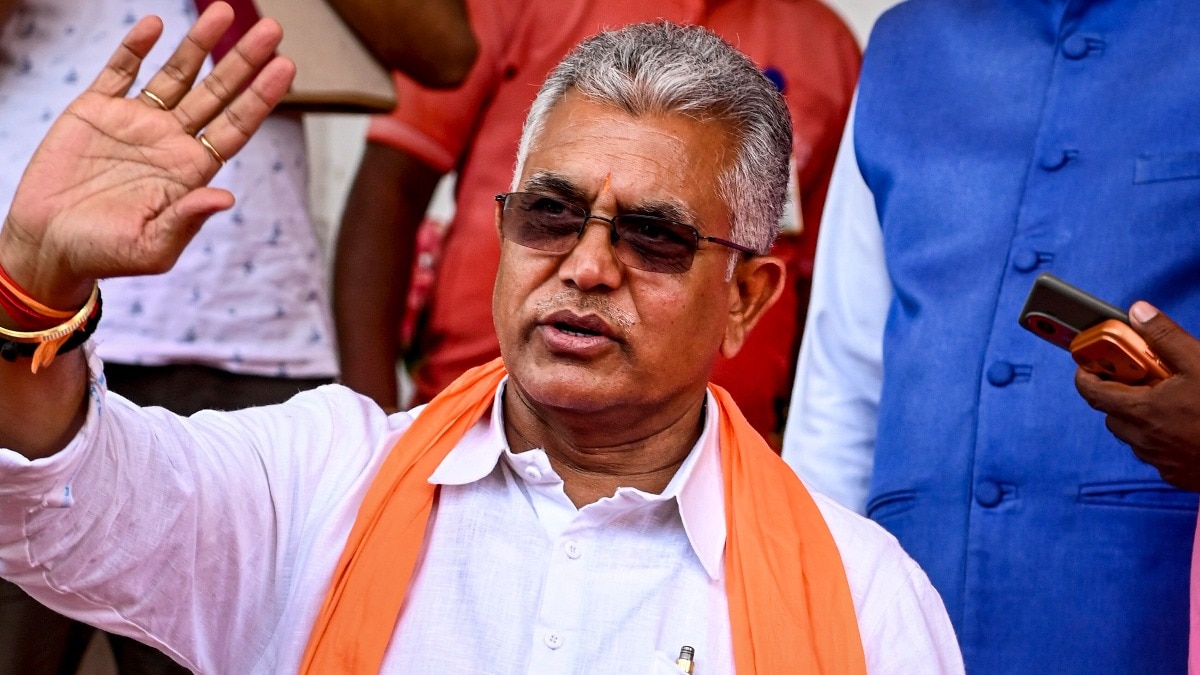 bjp dilip ghosh dig at egg throwing tmc leader 