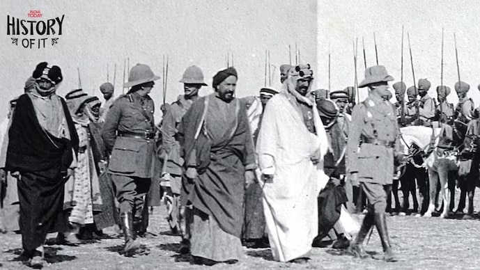 बसरा दौरे के दौरान अब्दुलअज़ीज़ इब्न सऊद. (Photo-Wikipedia)