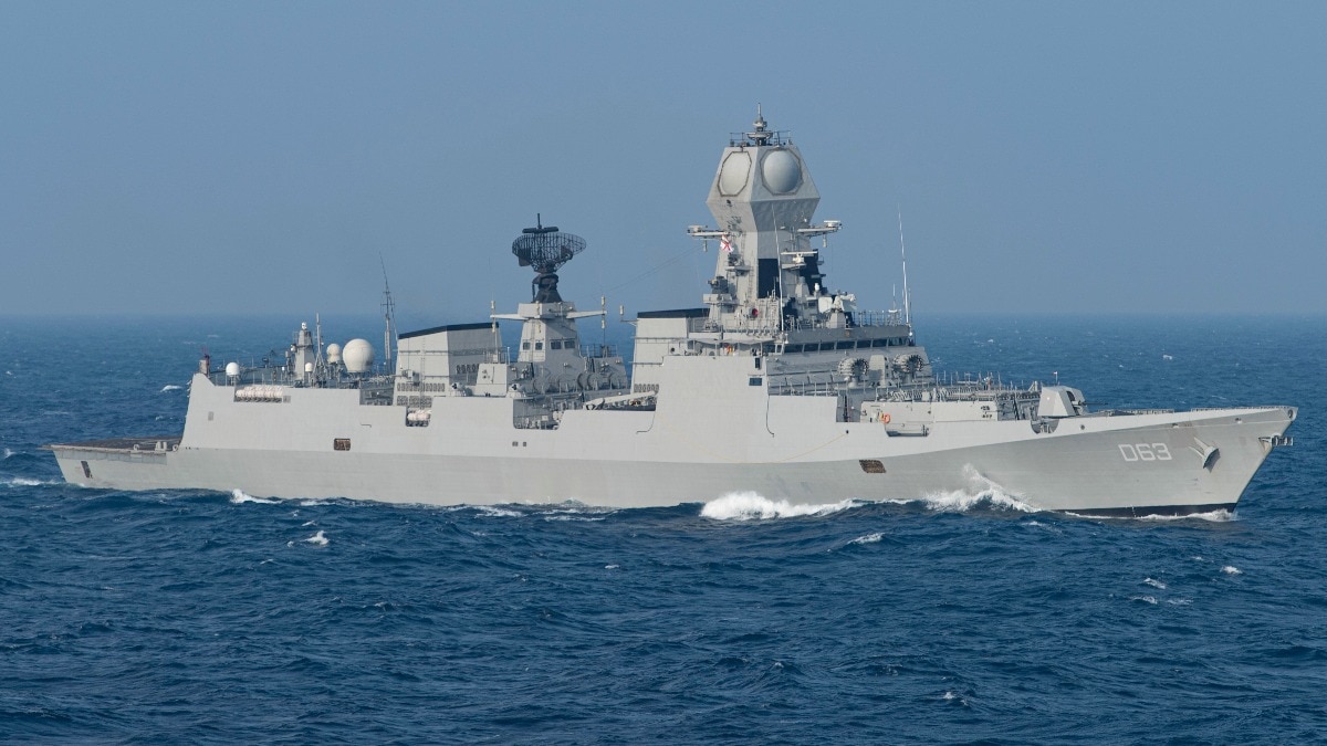 INS Kolkata से PNS Hunain की टक्कर पर MEA का बयान.