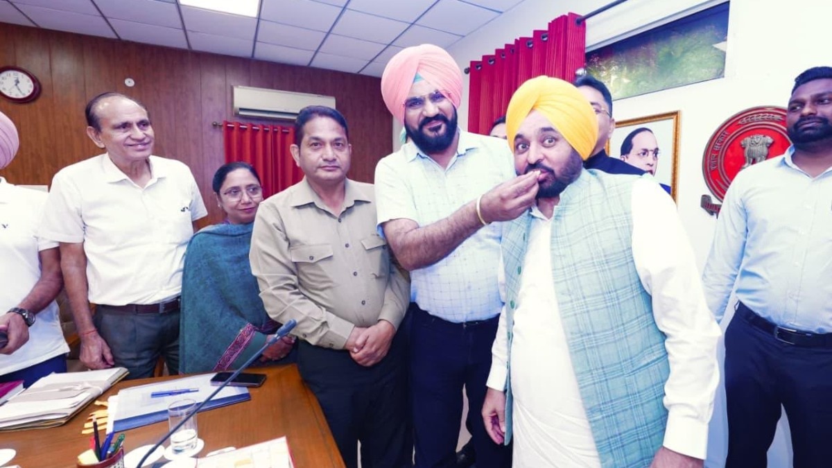 CM भगवंत सिंह मान ने कहा कि कर्मचारी और पेंशनभोगी संगठनों के साथ सकारात्मक बैठक हुई. (Photo: ITG)