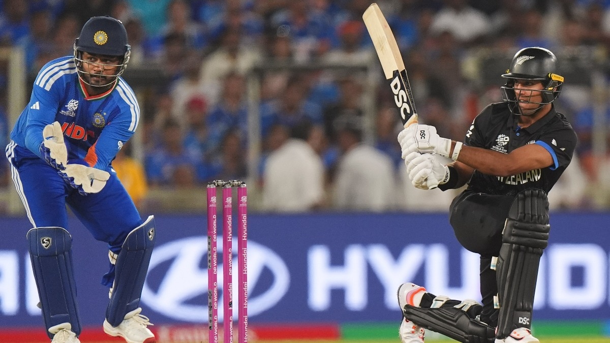 शूटिंग में कैच पकड़ते वक्त हादसा, इस स्टार क्रिकेटर का कंधा हुआ डिसलोकेट, IND vs NZ टी20 सीरीज से बाहर होने का खतरा