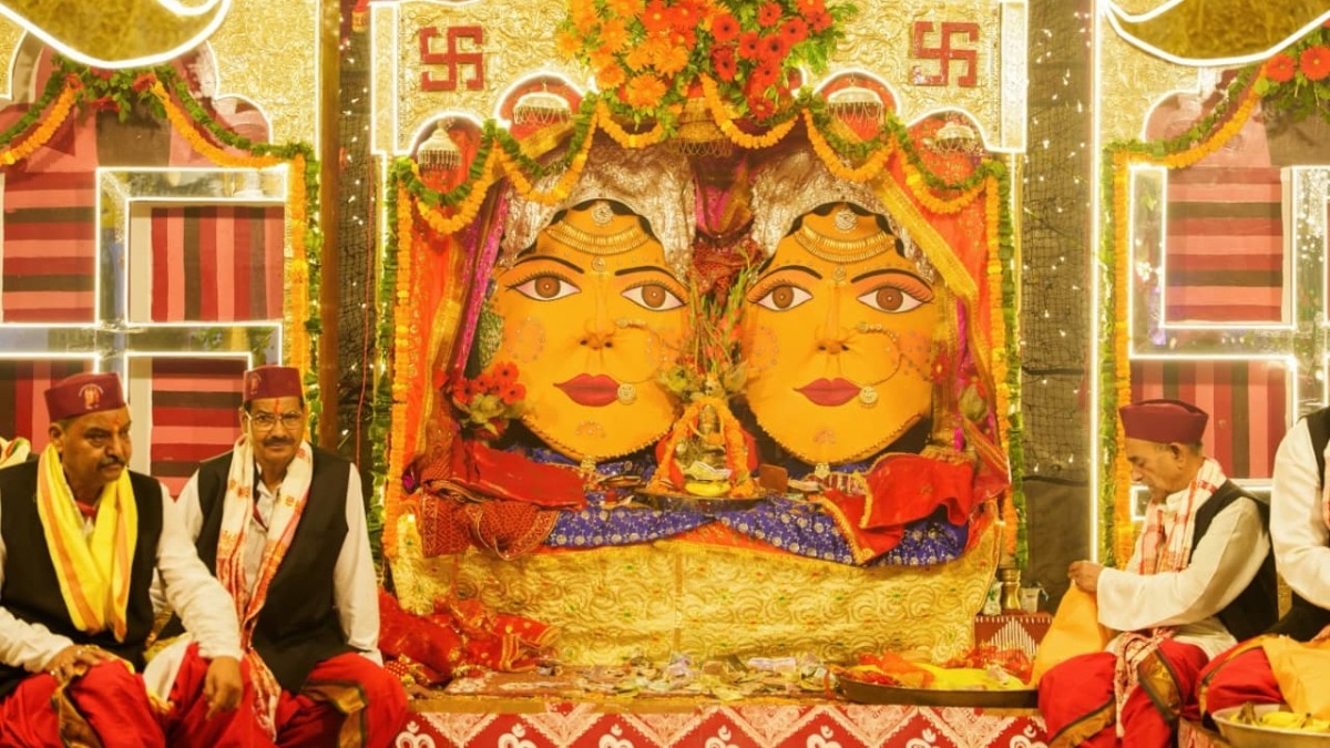 नैनीताल के ऐतिहासिक मां नयना देवी मंदिर में कुमाऊं की कुलदेवी मां नंदा-सुनंदा की प्रतिमाओं की विधि-विधान और पारंपरिक रीति-रिवाजों के साथ प्राण प्रतिष्ठा की गई (Photo: ITG)