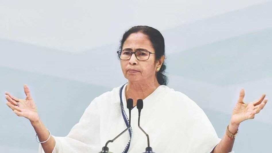 बंगाल उपचुनाव से पहले बैकफुट पर ममता बनर्जी… नंदीग्राम के बाद अब रेजीनगर प्रत्याशी भी मैदान से बाहर