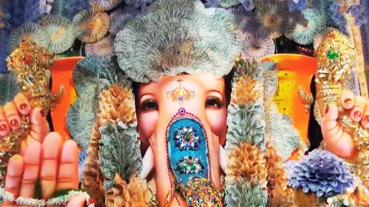 गणेश उत्सव पर तेलंगाना के पंडालों में उमड़े श्रद्धालु. (Photo: ITG)
