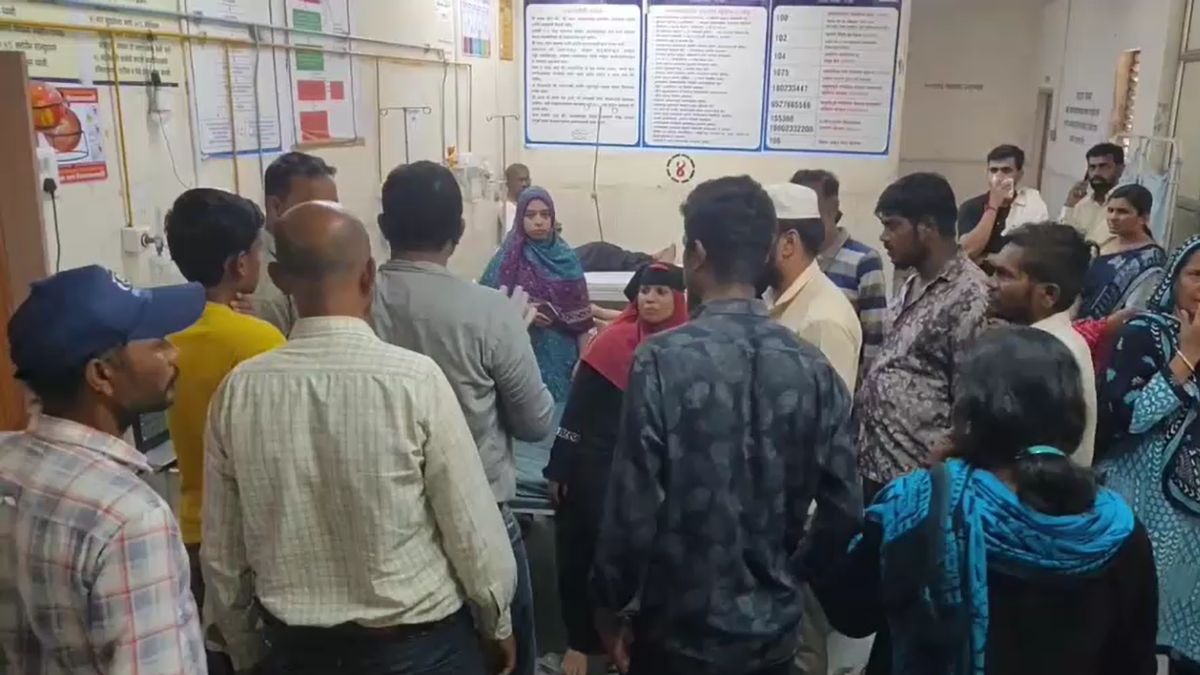 कुत्ते के हमले के बाद इलाके में दहशत. (Photo: Screengrab)
