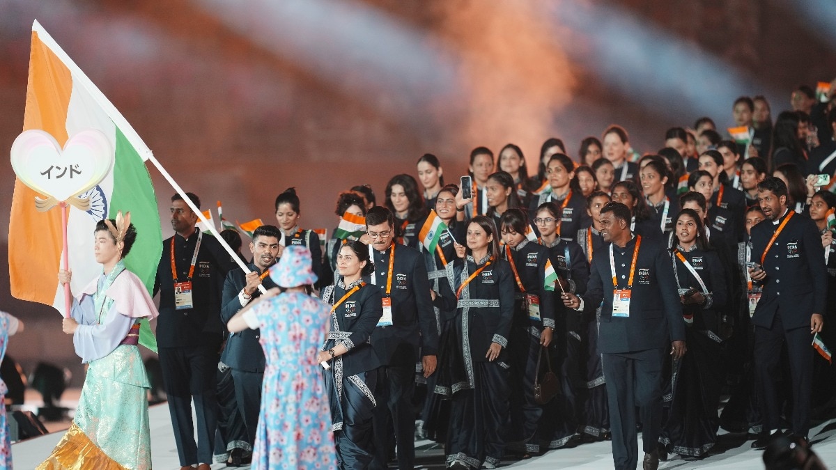 नागोया में एशियन गेम्स का आगाज, मनु भाकर-पवन सहरावत ने लहराया तिरंगा (Photo: AP)