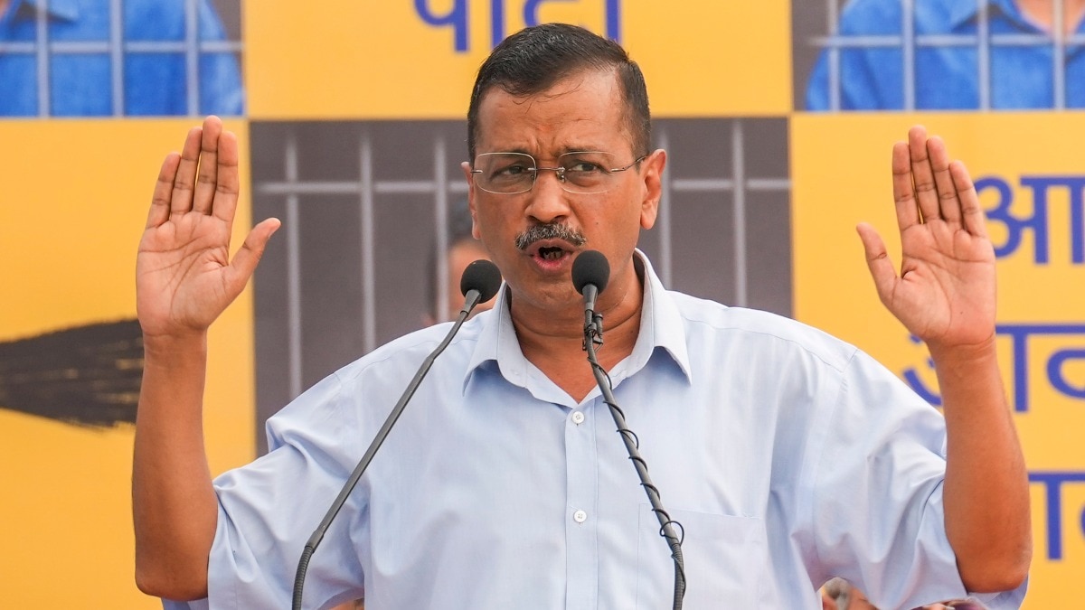 पूर्व सीएम अरविंद केजरीवाल को SIR मामले में चुनाव आयोग ने नोटिस जारी किया है