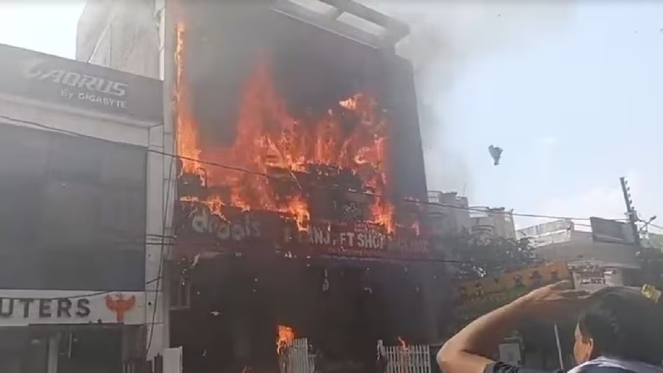 lucknow aliganj fire case police chargesheet four accused 