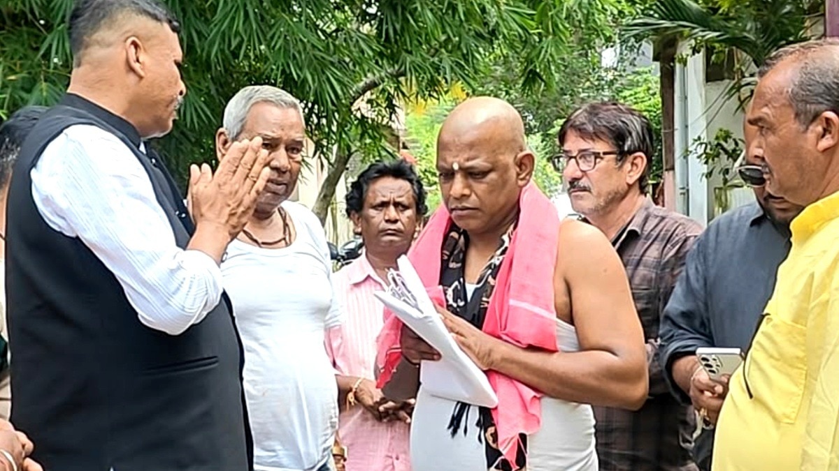 जगदलपुर में पिता ने किया जीवित बेटी का पिंडदान.(Photo:ITG)