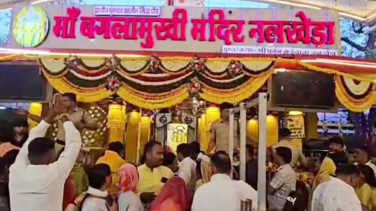 8 मौतों के बाद जागी व्यवस्था! मां बगलामुखी मंदिर में रात 8 बजे के बाद हवन पर रोक, आदेश जारी - agar malwa baglamukhi temple nalkheda car drowned hawan banned after 8 pm lcln - AajTak