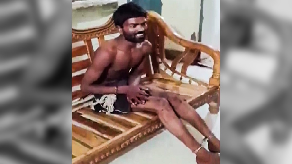 आरोपी युवक, जिसने अपनी मां की हत्या कर दी. (Photo: Screengrabs)