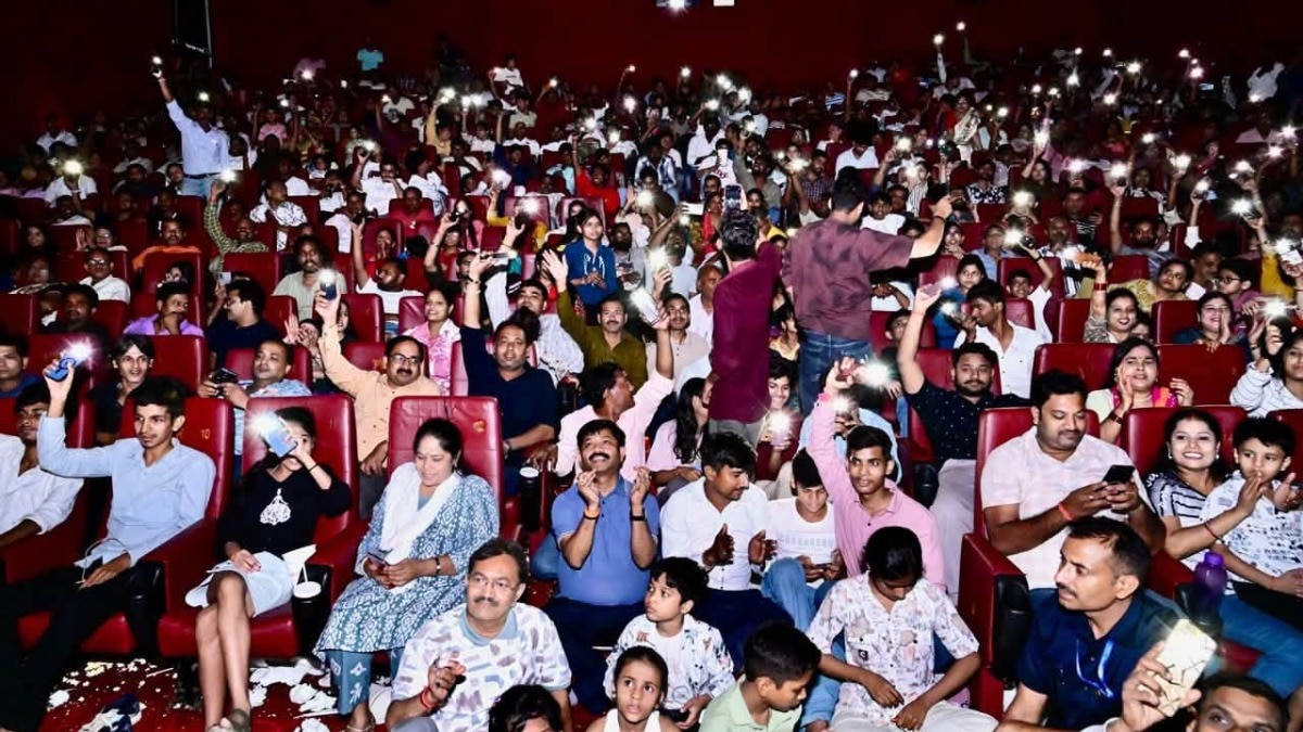 प्रयागराज सिविल लाइंस PVR में चार दिन तक लोगों को फ्री में हनुमान अंश दिखाया गया (Photo: FB@nandiguptabjp)