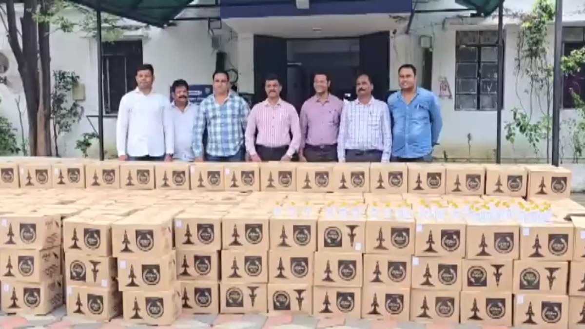 नागपुर पुलिस ने पुष्पा स्टाइल में की जा रही शराब तस्करी का खुलासा किया है (Photo: ITG)