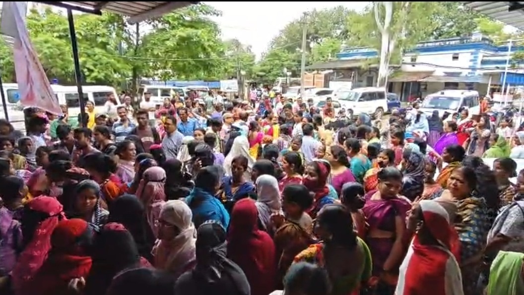 महिलाओं ने सड़क पर किया प्रदर्शन. (Photo: Screengrab)