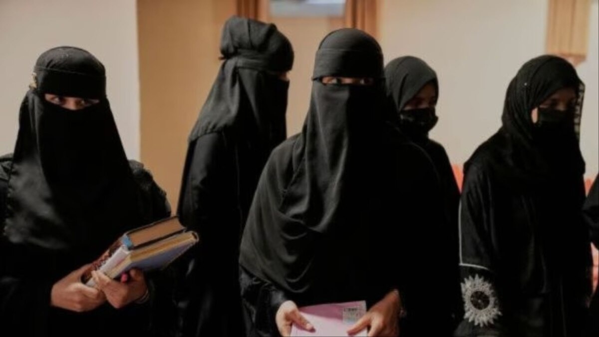 इटली में बुर्का बैन करने के फैसले पर भड़का AIMPLB. (Photo: AP)