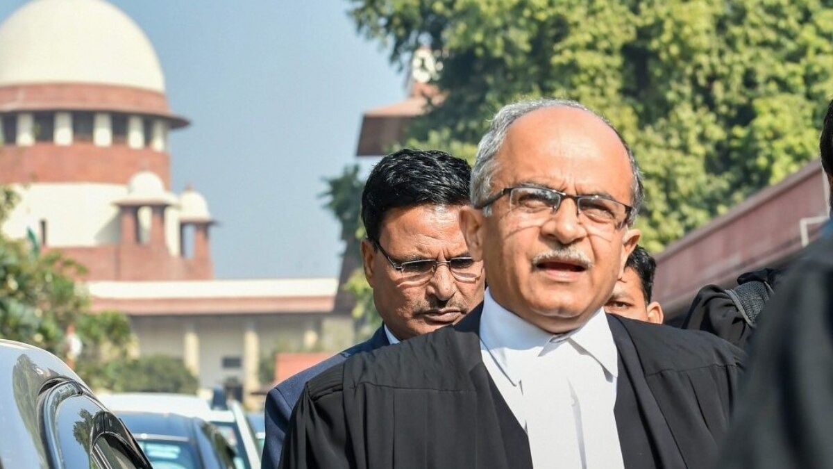 SIR को लेकर सुप्रीम कोर्ट पहुंचे प्रशांत भूषण.