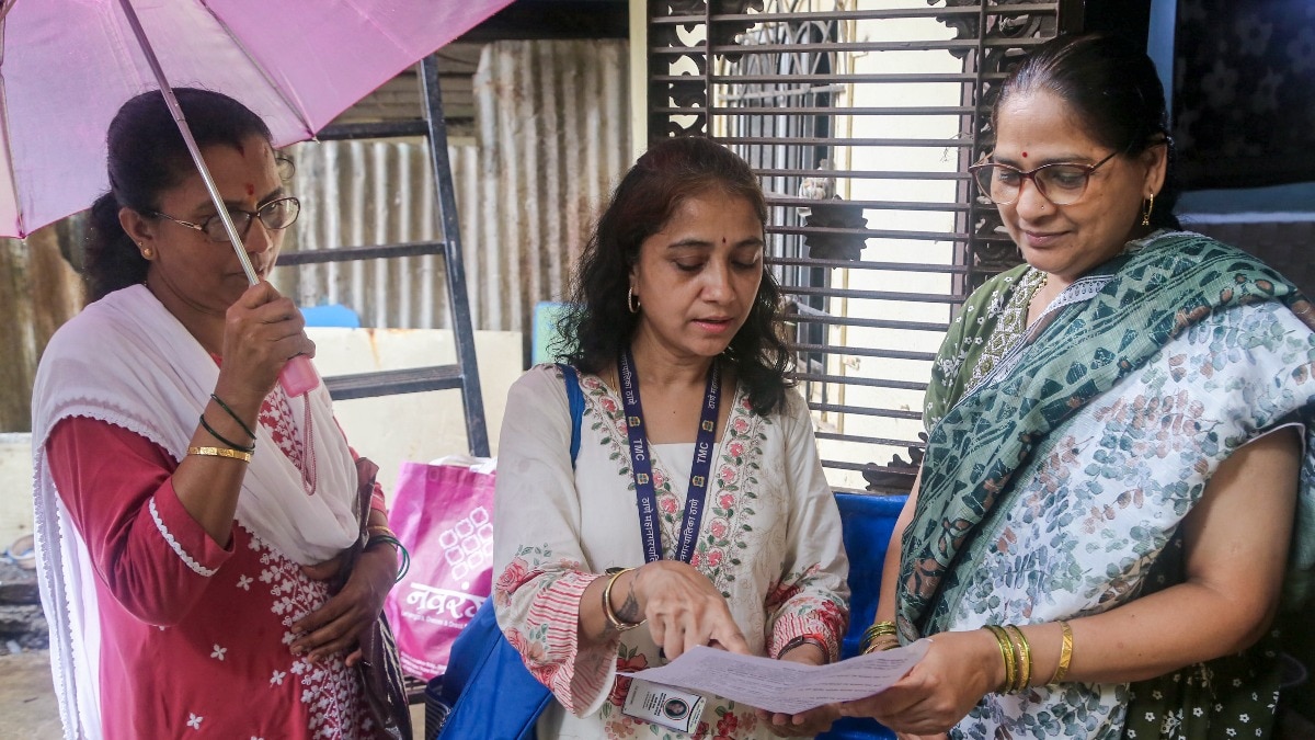 दिल्ली में वोटर अपना नाम और चुनावी विवरण ऑनलाइन चेक कर सकते हैं (Photo: PTI)