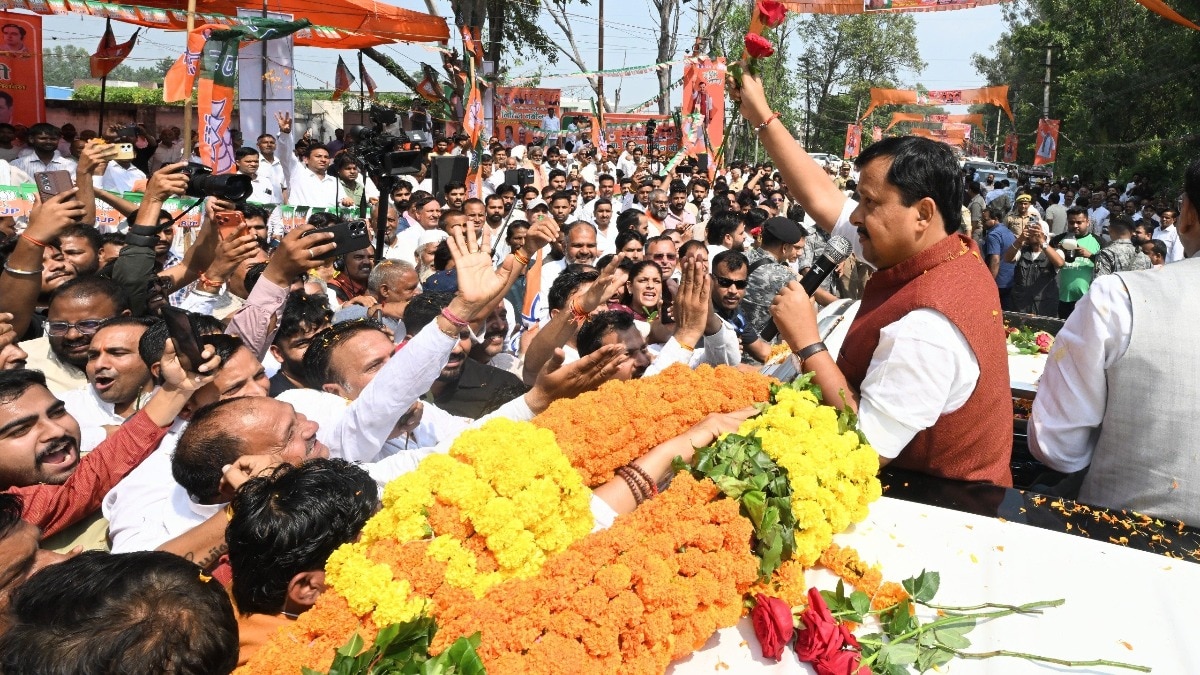 पश्चिमी यूपी के मेरठ और सहारनपुर में पार्टी के पुराने कार्यकर्ताओं ने नितिन नवीन से शिकायत की है. (Photo-X/@NitinNabin)