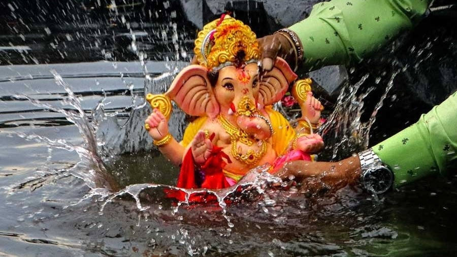 गणेश जी का विसर्जन (Photo: ITG)