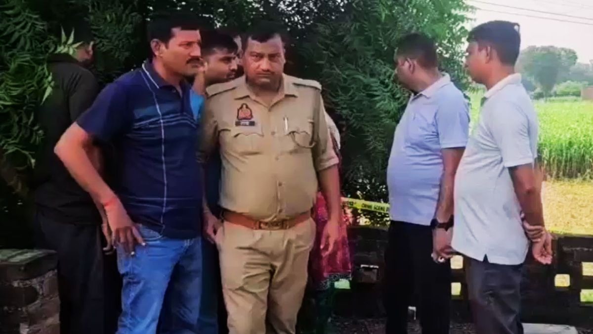 जमीन की पैमाइश कराने पहुंची थी पुलिस. (Photo: Screengrab)
