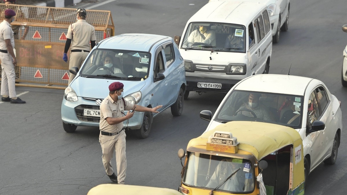 दिल्ली में वकीलों ने नए ट्रैफिक चालान नियम का कड़ा विरोध किया था. Photo: PTI
