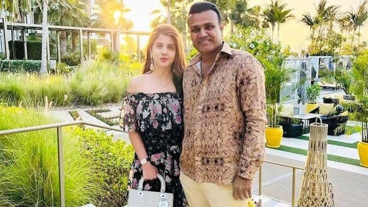 अपनी लव स्टोरी को बॉयोपिक में शामिल करने चाहते हैं.