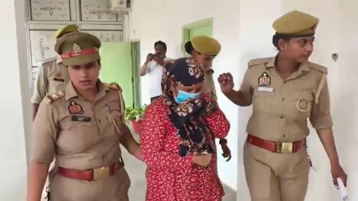 पुलिस जांच में सामने आया कि आरोपी महिला लगातार अपने वाहन बदल रही थी. (Photo: ITG)