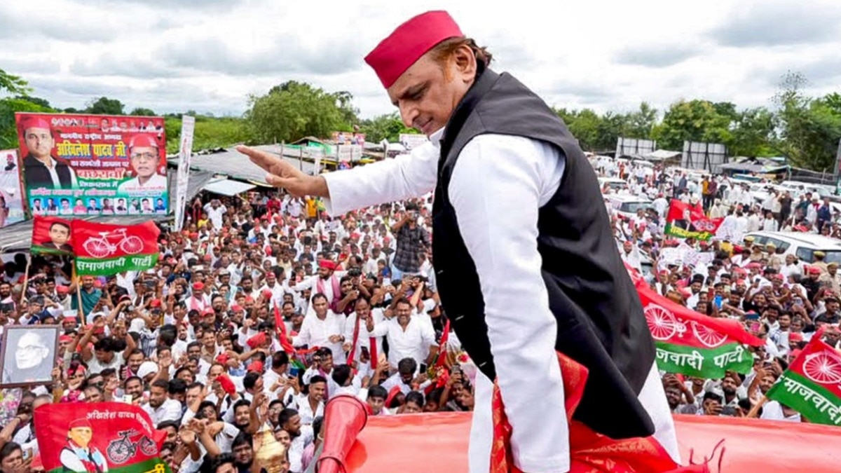 सपा अध्यक्ष ने कहा कि हम सकारात्मक राजनीति कर रहे हैं, बीजेपी नकारात्मक राजनीति करती है. (Photo: PTI)