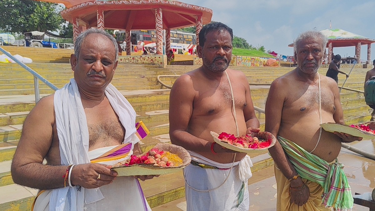प्रयागराज में पिँडदान करने पहुंचे लोग (Photo: ITG)