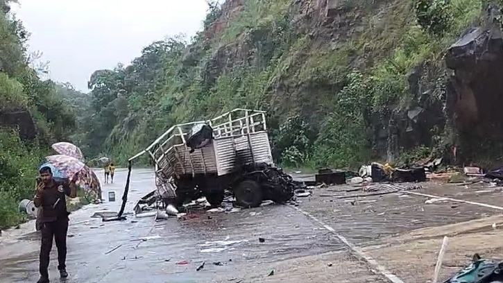बालोद में NH-30 पर खौफनाक हादसा.(Photo: Screengrab)