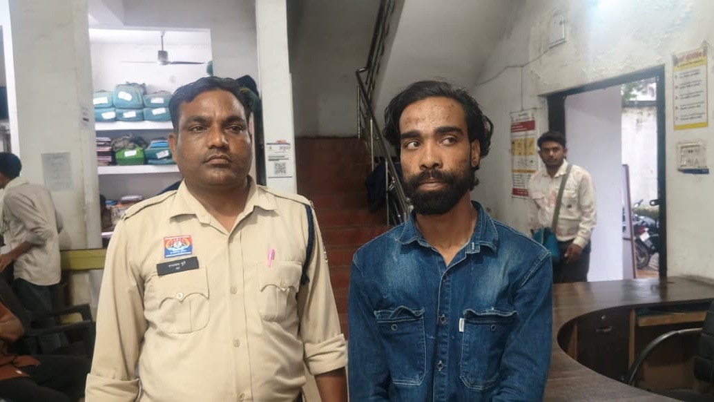 गर्लफ्रेंड से मिलने MP से रायगढ़ आया युवक बना चोर, पैसे खत्म हुए तो चुराने लगा बाइक
