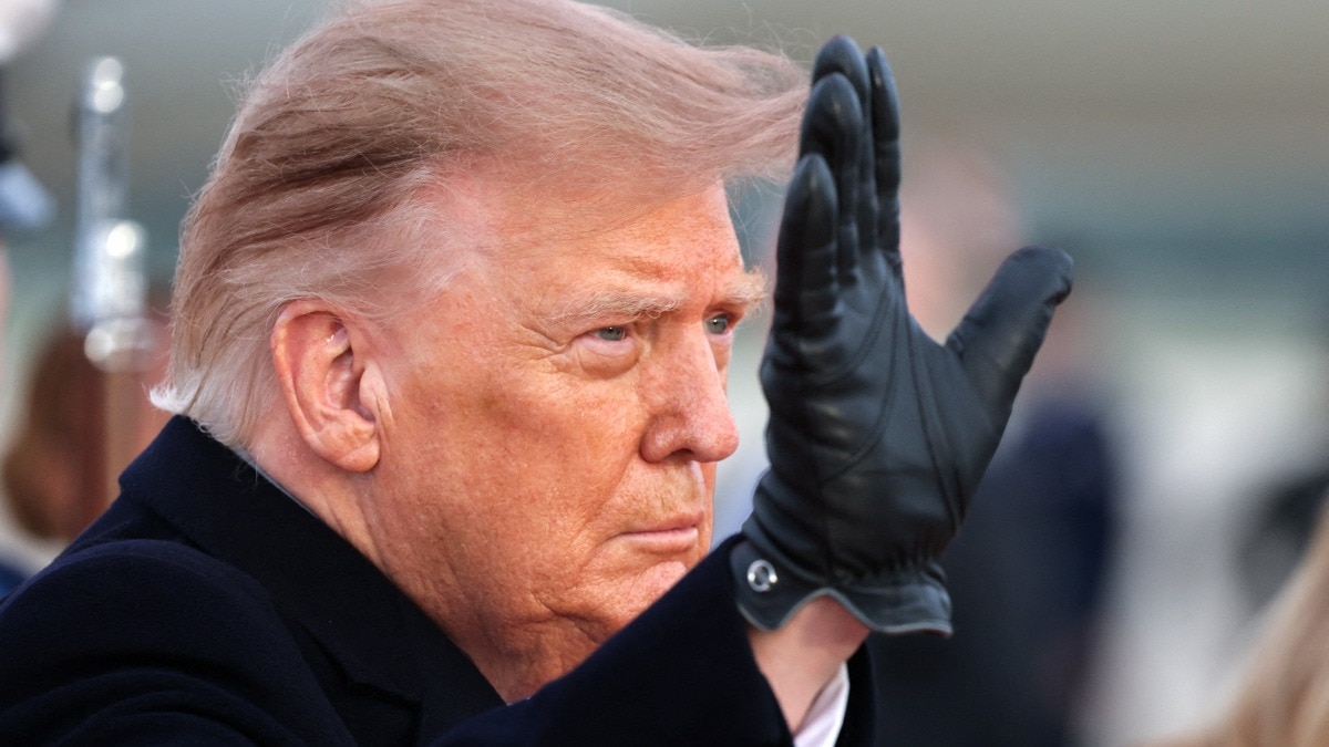 Politics heats up in US over ads