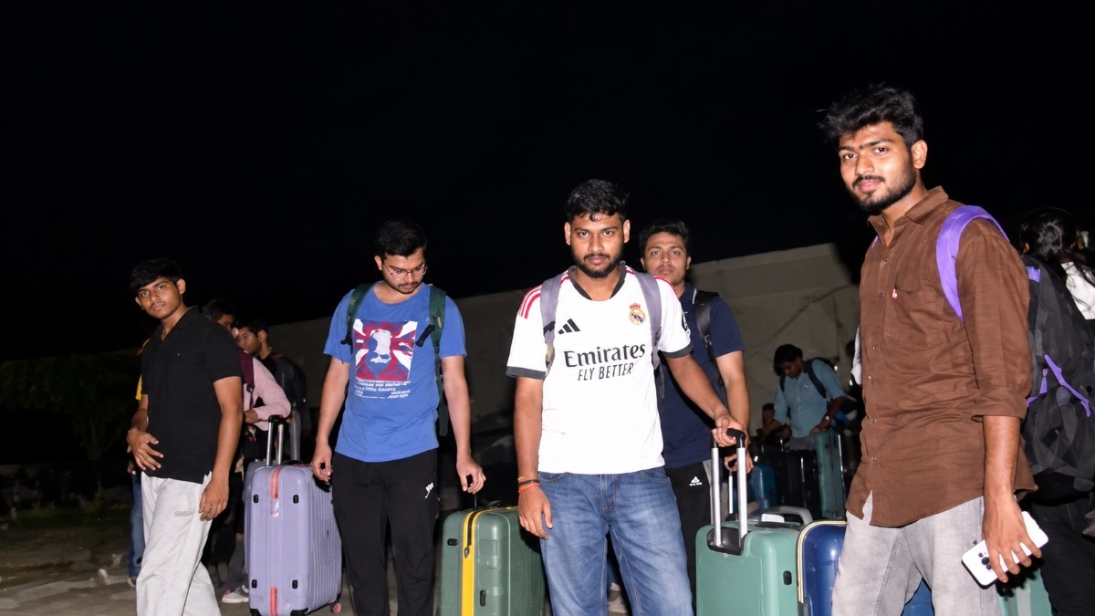 'भाई बचा लो, डर लग रहा...', LPU में हिंसा से घबरा गई थीं छात्राएं, छात्रों ने बताया कैसा था माहौल