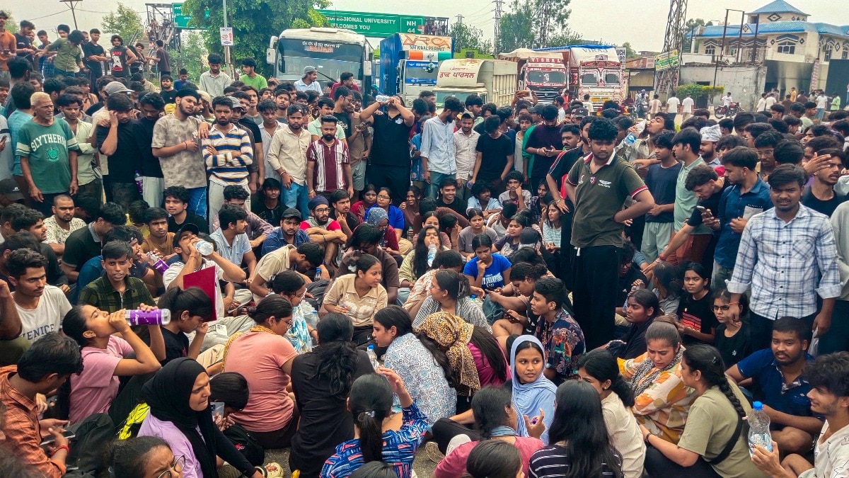 LPU में छात्रों ने प्रदर्शन किया था. (PTI Photo)