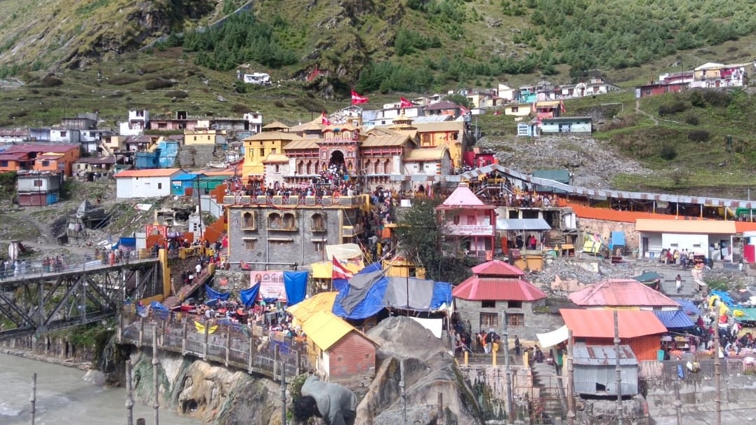चारधाम यात्रा के लिए उमड़ी यात्रियों की भीड़. (Photo: ITG)
