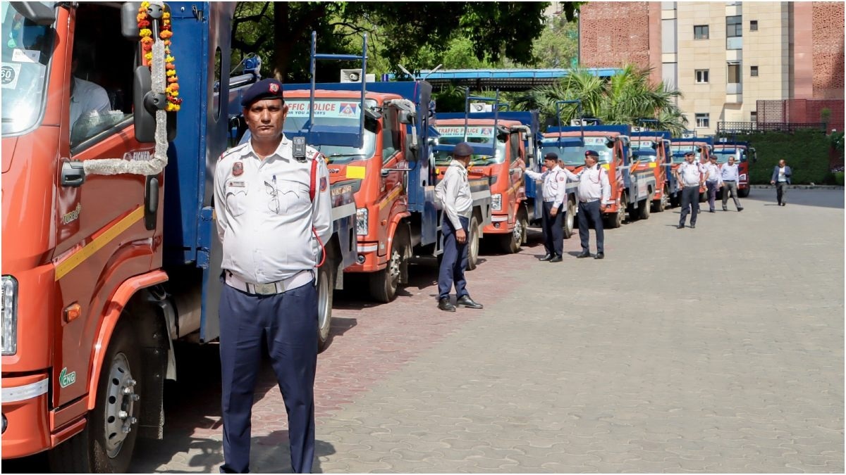 दिल्ली ट्रैफिक पुलिस 60 फीट से छोटी सड़क पर कार्रवाई नहीं करती. (Photo: PTI)