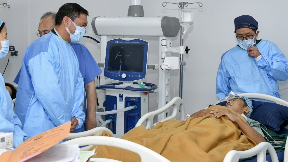 मुख्यमंत्री ने अस्पताल जाकर मरीज का हालचाल लिया.