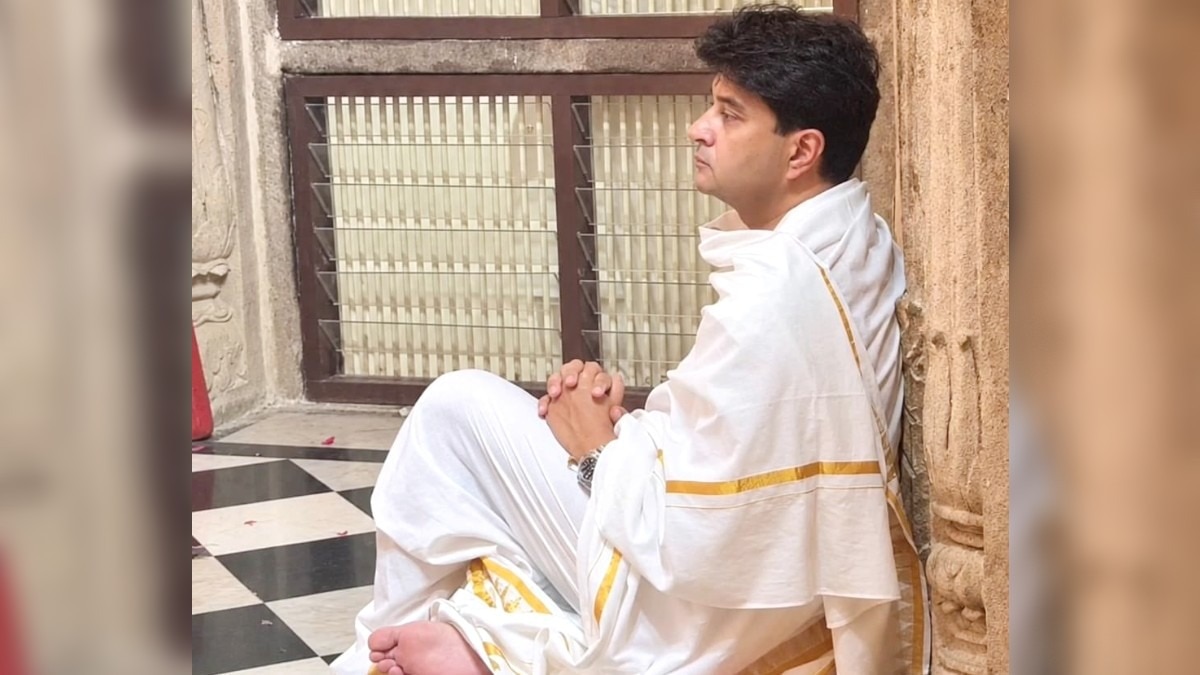 गोरखी परिसर में बाबा मंसूर शाह के उर्स पर पहुंचे ज्योतिरादित्य सिंधिया.(Photo:ITG)