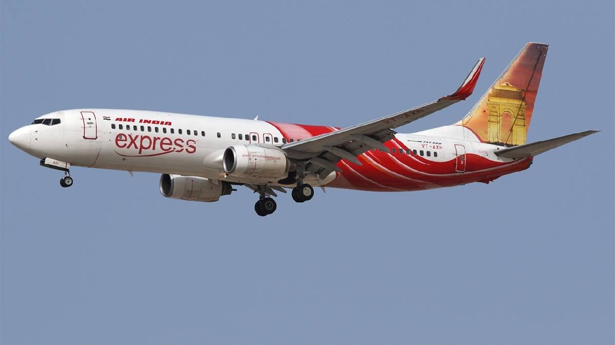 35 मिनट की देरी पड़ी भारी, Air India के पायलट समेत 8 क्रू मेंबर 3 महीने के लिए सस्पेंड