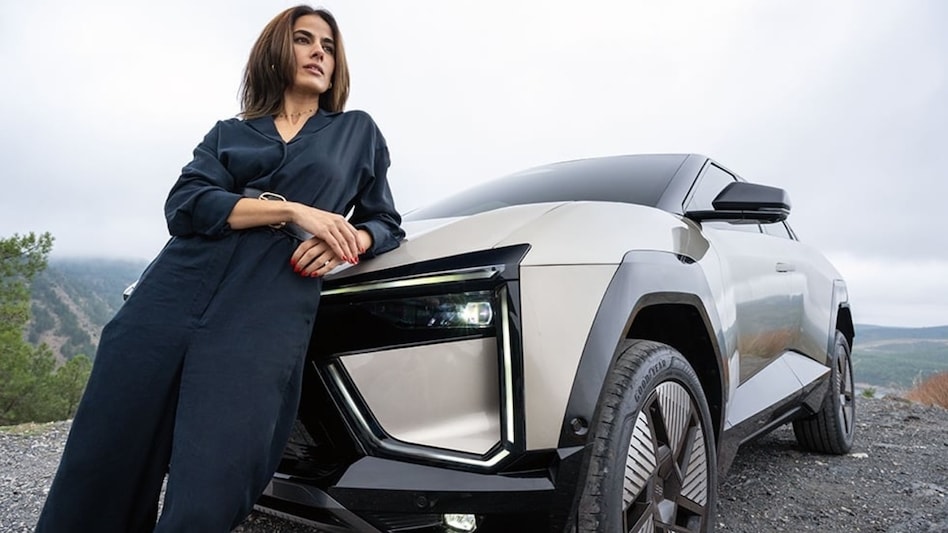 Mahindra Exceeds Expectations: EV Sales Surpass 100,000 Units, Challenging Tata