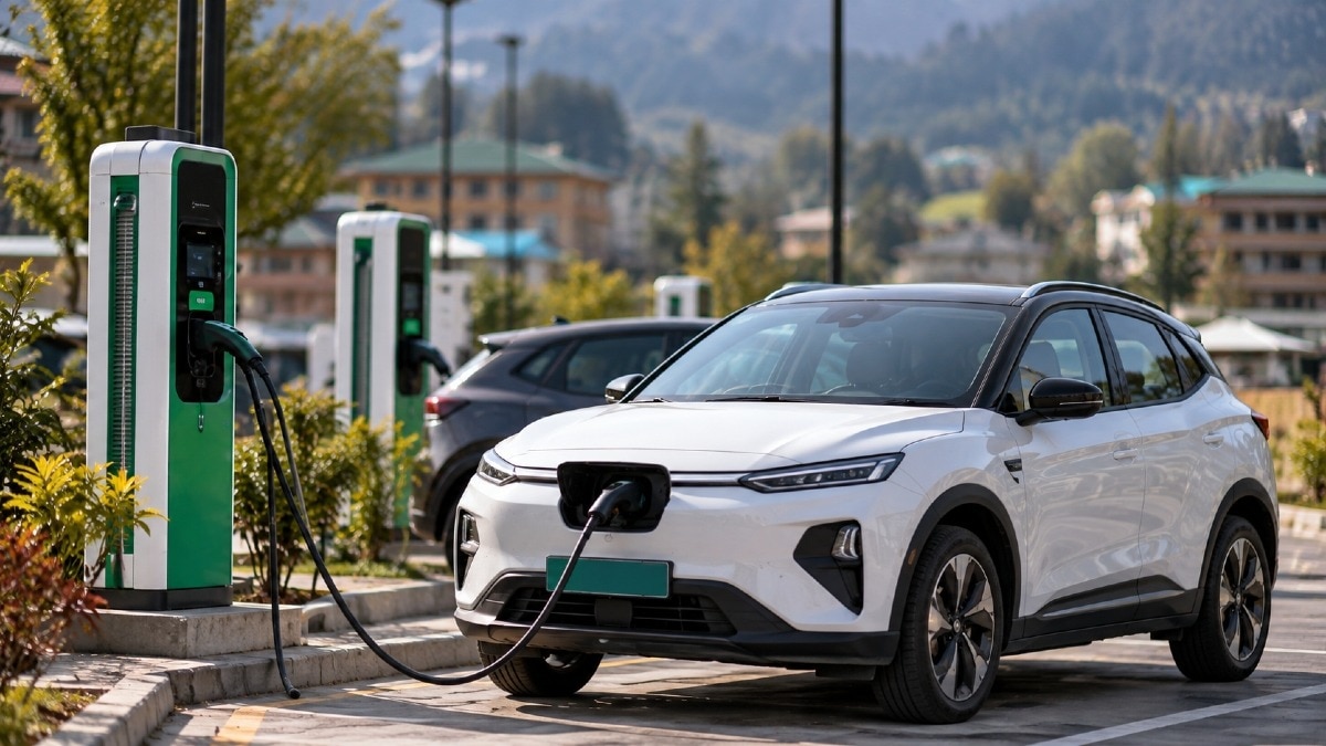 J&K EV Policy: इस नई इलेक्ट्रिक व्हीकल पॉलिसी में रोजगार बढ़ाने पर भी फोकस किया गया है. Photo: ITG
