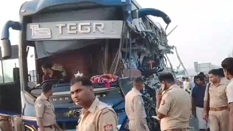गोरखपुर में बड़ा हादसा हो गया. (Photo- Screengrab)