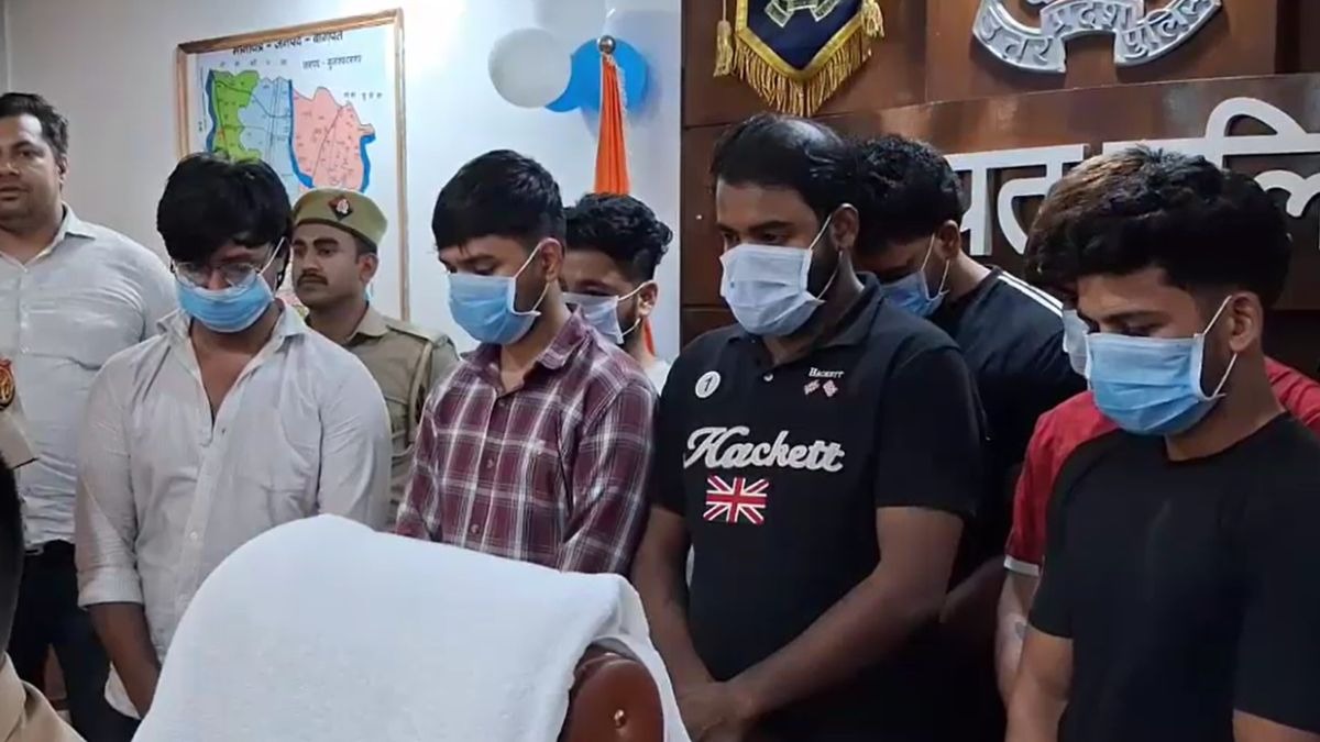 ‘साथी पकड़ा गया, मोबाइल तोड़ दो’… मैसेज से खुला साइबर ठगी का खेल, PhD स्टूडेंट के गैंग की कहानी – baghpat cyber fraud gang whatsapp mobile destroy phd student insurance fraud lcla
